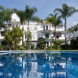 Apartamento Serinamar- Los Naranjos De, Marbella