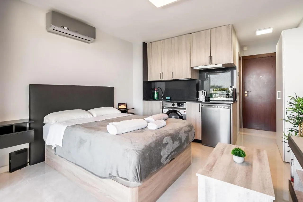 Beachfront Studio With Stunning Sea Views Marbella